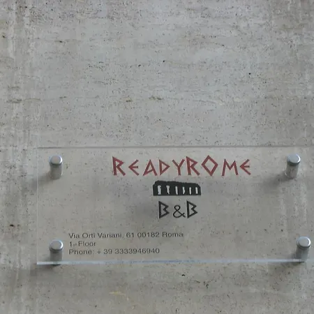 לינה וארוחת בוקר Ready *